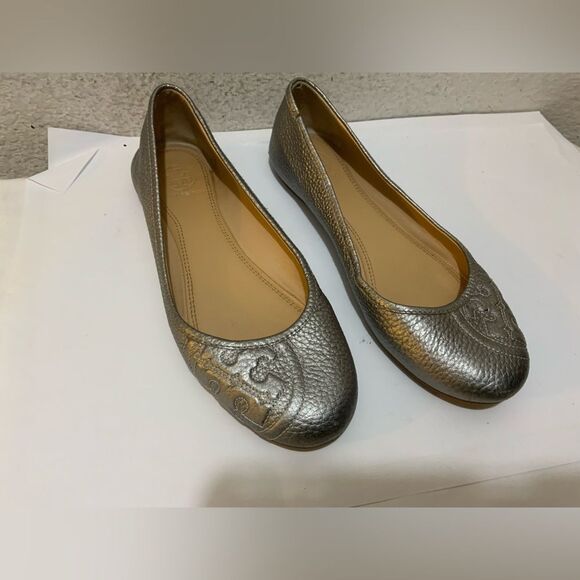 Tory Burch Ruby Leather Loafers & Ballet Flats In Metallic Silver Color Size 7 - Picture 1 of 9